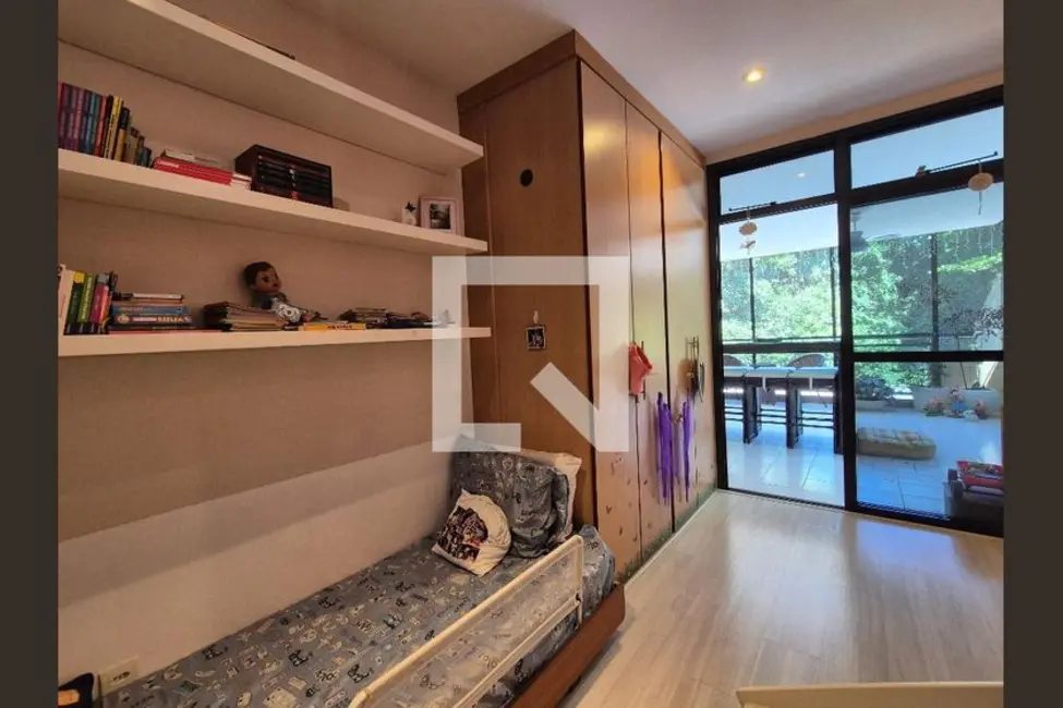 Apartamento com 3 quartos à venda, 175m2 em Rio De Janeiro - RJ - imagem 5 Foto 5 de Apartamento com 3 quartos à venda, 175m2 em Rio De Janeiro - RJ