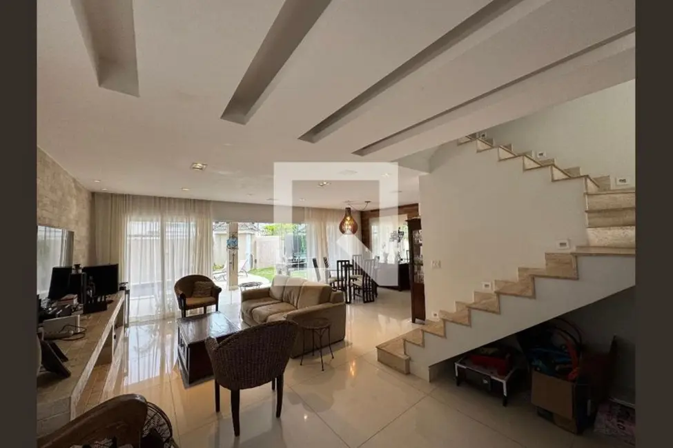 Casa de Condomínio com 4 quartos à venda, 350m2 em Rio De Janeiro - RJ - imagem 6 Foto 6 de Casa de Condomínio com 4 quartos à venda, 350m2 em Rio De Janeiro - RJ
