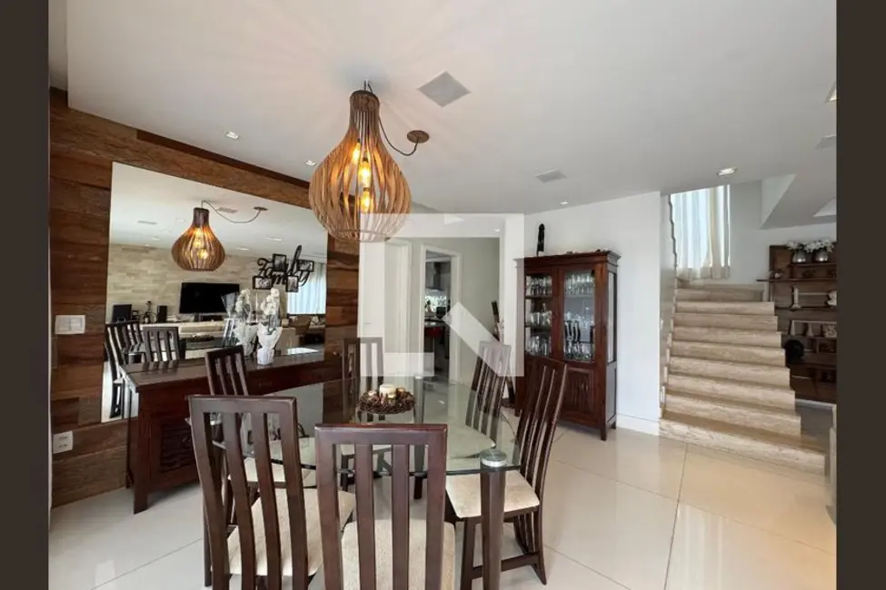 Casa de Condomínio com 4 quartos à venda, 350m2 em Rio De Janeiro - RJ - imagem 3 Foto 3 de Casa de Condomínio com 4 quartos à venda, 350m2 em Rio De Janeiro - RJ