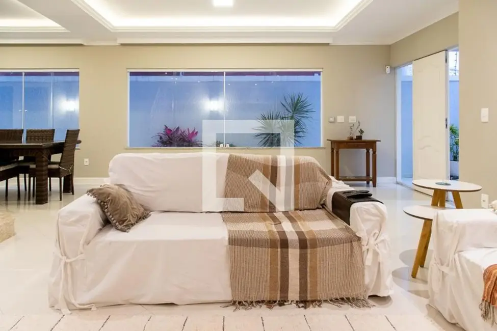 Casa com 4 quartos à venda, 330m2 em Rio De Janeiro - RJ - imagem 3 Foto 3 de Casa com 4 quartos à venda, 330m2 em Rio De Janeiro - RJ