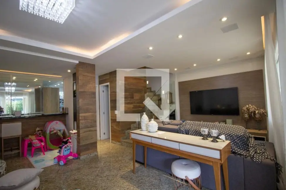 Casa de Condomínio com 5 quartos à venda, 220m2 em Rio De Janeiro - RJ - imagem 1 Foto 1 de Casa de Condomínio com 5 quartos à venda, 220m2 em Rio De Janeiro - RJ