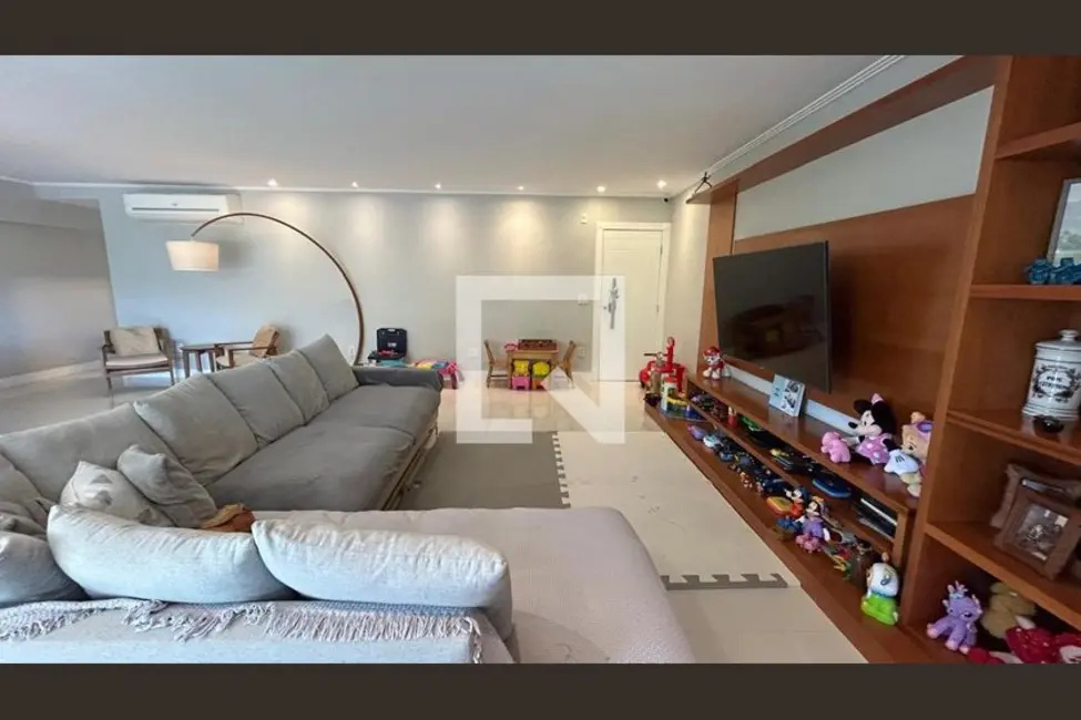 Apartamento com 3 quartos à venda, 185m2 em Rio De Janeiro - RJ - imagem 6 Foto 6 de Apartamento com 3 quartos à venda, 185m2 em Rio De Janeiro - RJ