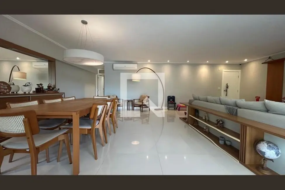 Apartamento com 3 quartos à venda, 185m2 em Rio De Janeiro - RJ - imagem 2 Foto 2 de Apartamento com 3 quartos à venda, 185m2 em Rio De Janeiro - RJ