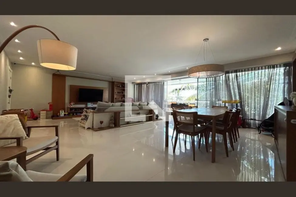 Apartamento com 3 quartos à venda, 185m2 em Rio De Janeiro - RJ - imagem 7 Foto 7 de Apartamento com 3 quartos à venda, 185m2 em Rio De Janeiro - RJ