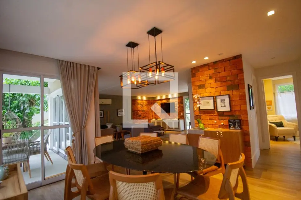 Casa de Condomínio com 4 quartos à venda, 450m2 em Rio De Janeiro - RJ - imagem 2 Foto 2 de Casa de Condomínio com 4 quartos à venda, 450m2 em Rio De Janeiro - RJ