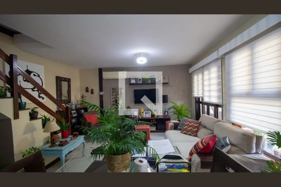 Casa com 4 quartos à venda, 191m2 em Rio De Janeiro - RJ - imagem 2 Foto 2 de Casa com 4 quartos à venda, 191m2 em Rio De Janeiro - RJ
