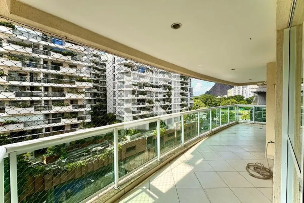 Apartamento com 3 quartos à venda, 182m2 em Botafogo, Rio De Janeiro - RJ - imagem 6 Foto 6 de Apartamento com 3 quartos à venda, 182m2 em Botafogo, Rio De Janeiro - RJ