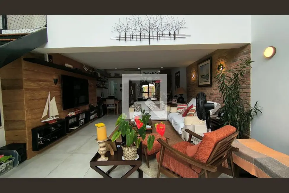 Casa com 9 quartos à venda, 500m2 em Rio De Janeiro - RJ - imagem 2 Foto 2 de Casa com 9 quartos à venda, 500m2 em Rio De Janeiro - RJ