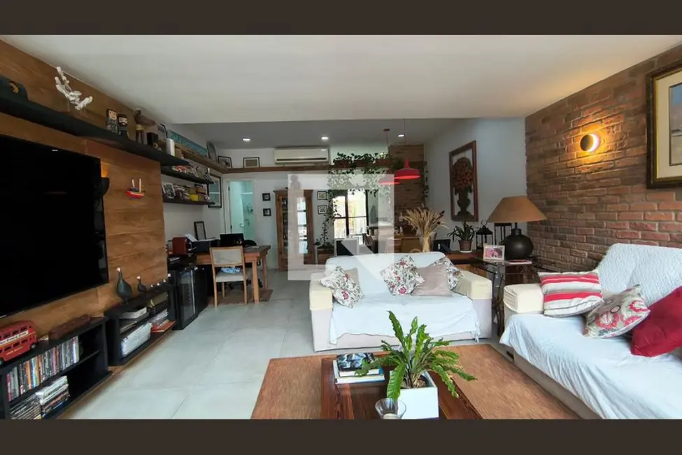 Casa com 9 quartos à venda, 500m2 em Rio De Janeiro - RJ - imagem 3 Foto 3 de Casa com 9 quartos à venda, 500m2 em Rio De Janeiro - RJ