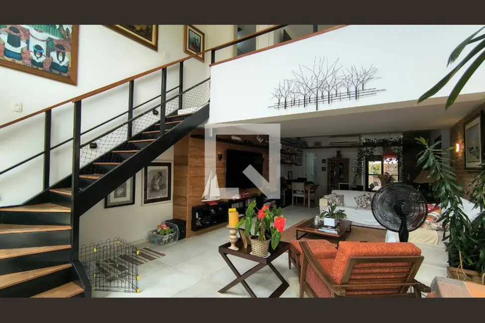 Casa com 9 quartos à venda, 500m2 em Rio De Janeiro - RJ - imagem 1 Foto 1 de Casa com 9 quartos à venda, 500m2 em Rio De Janeiro - RJ