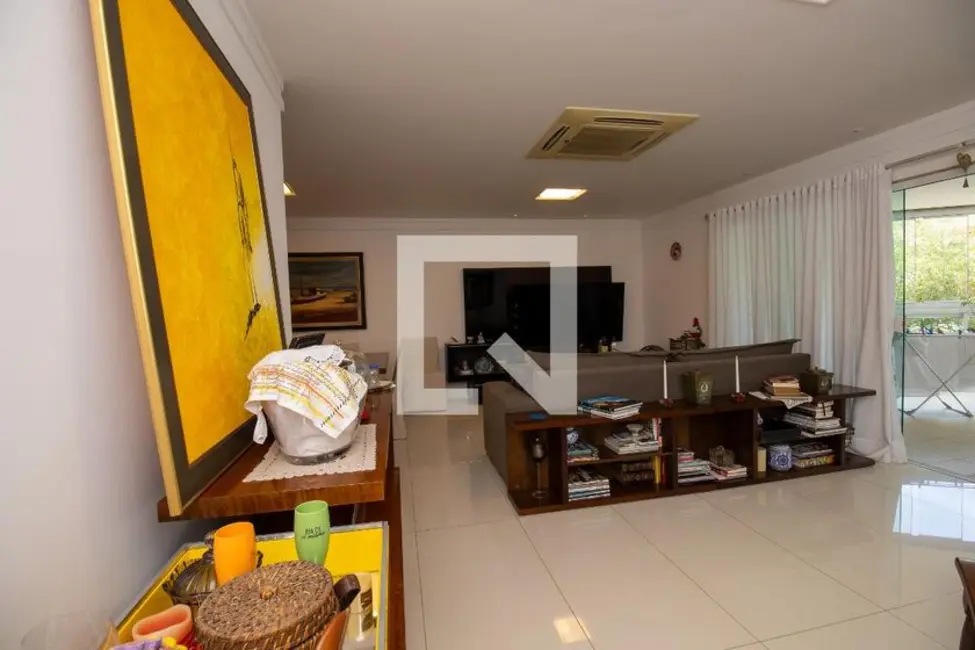Apartamento com 3 quartos à venda, 190m2 em Rio De Janeiro - RJ - imagem 5 Foto 5 de Apartamento com 3 quartos à venda, 190m2 em Rio De Janeiro - RJ