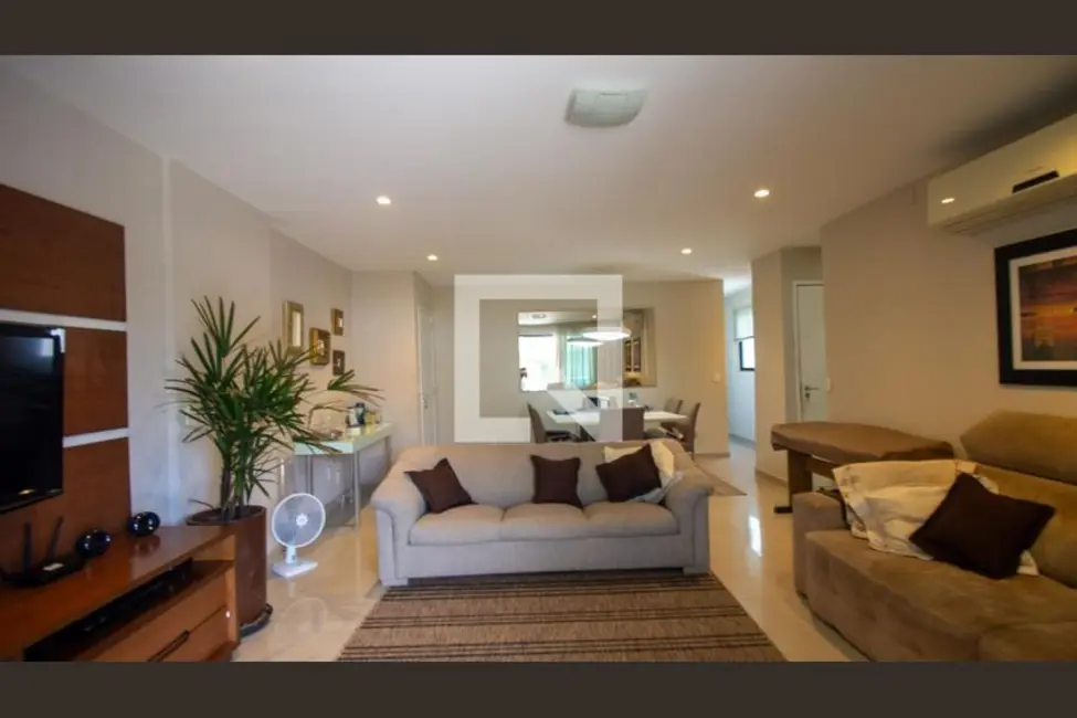 Apartamento com 4 quartos à venda, 201m2 em Rio De Janeiro - RJ - imagem 4 Foto 4 de Apartamento com 4 quartos à venda, 201m2 em Rio De Janeiro - RJ