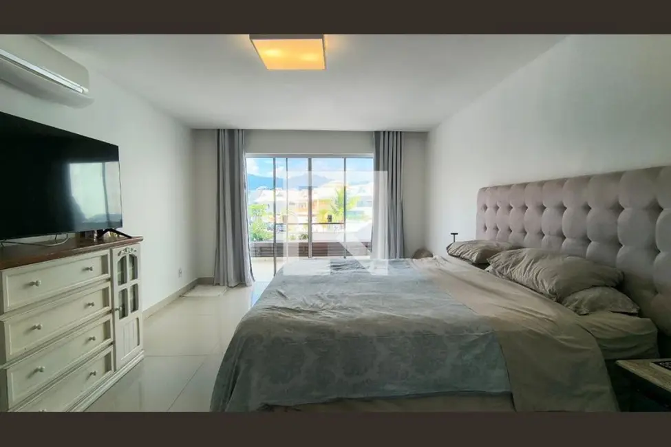 Foto 9 de Casa com 4 quartos à venda, 300m2 em Rio De Janeiro - RJ