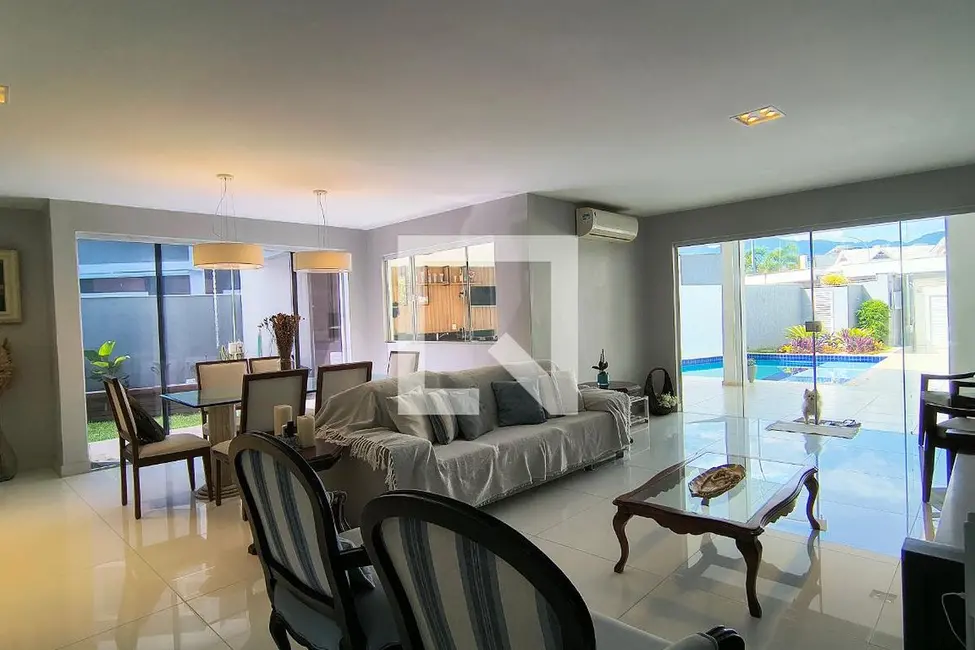 Foto 6 de Casa com 4 quartos à venda, 300m2 em Rio De Janeiro - RJ