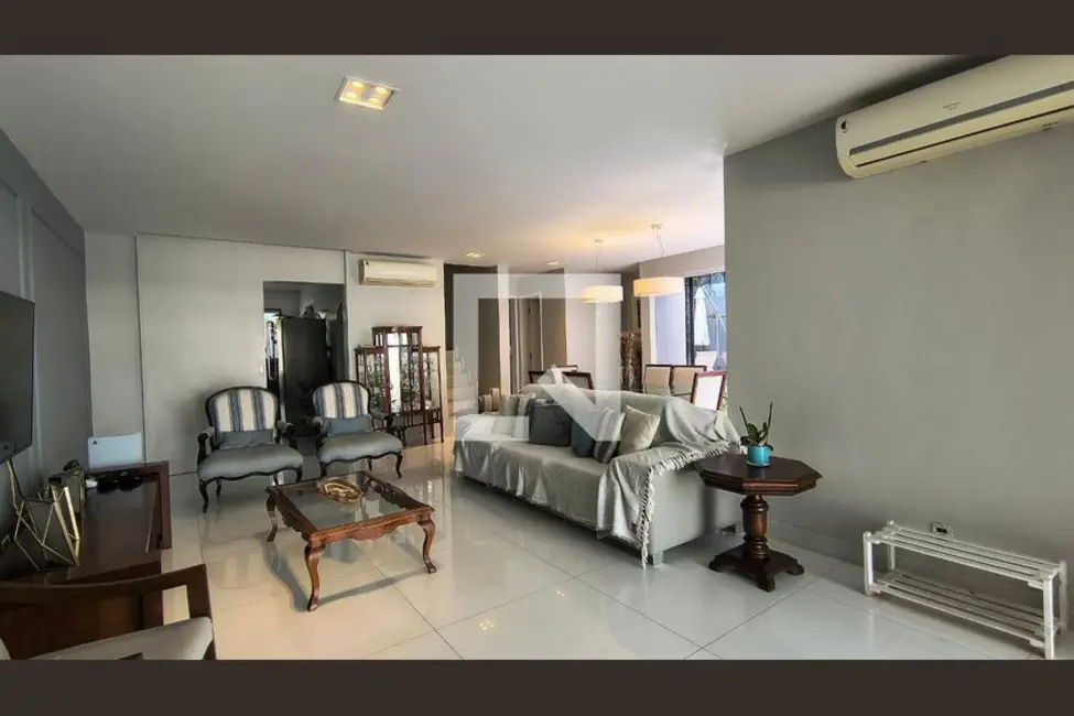 Foto 1 de Casa com 4 quartos à venda, 300m2 em Rio De Janeiro - RJ