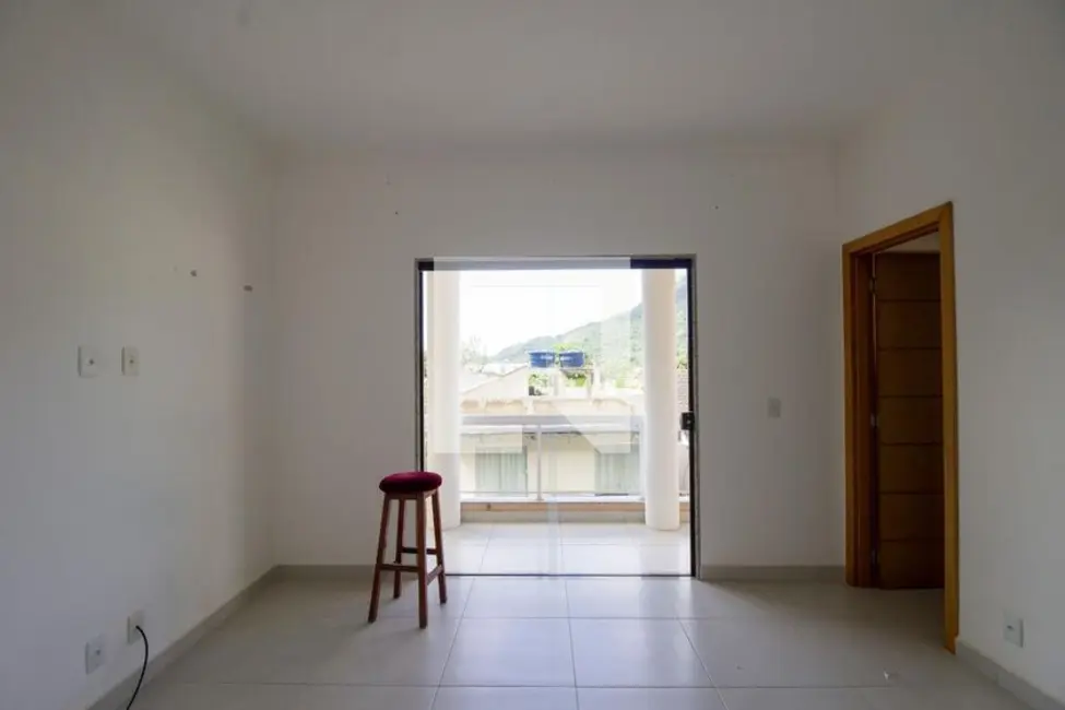 Casa de Condomínio com 3 quartos à venda, 350m2 em Rio De Janeiro - RJ - imagem 8 Foto 8 de Casa de Condomínio com 3 quartos à venda, 350m2 em Rio De Janeiro - RJ