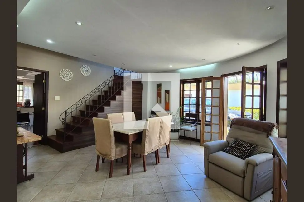 Casa com 4 quartos à venda, 252m2 em Rio De Janeiro - RJ - imagem 6 Foto 6 de Casa com 4 quartos à venda, 252m2 em Rio De Janeiro - RJ