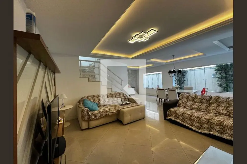 Casa com 5 quartos à venda, 290m2 em Rio De Janeiro - RJ - imagem 4 Foto 4 de Casa com 5 quartos à venda, 290m2 em Rio De Janeiro - RJ