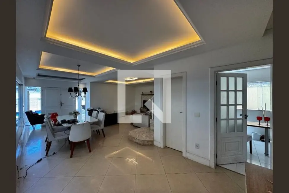Casa com 5 quartos à venda, 290m2 em Rio De Janeiro - RJ - imagem 1 Foto 1 de Casa com 5 quartos à venda, 290m2 em Rio De Janeiro - RJ