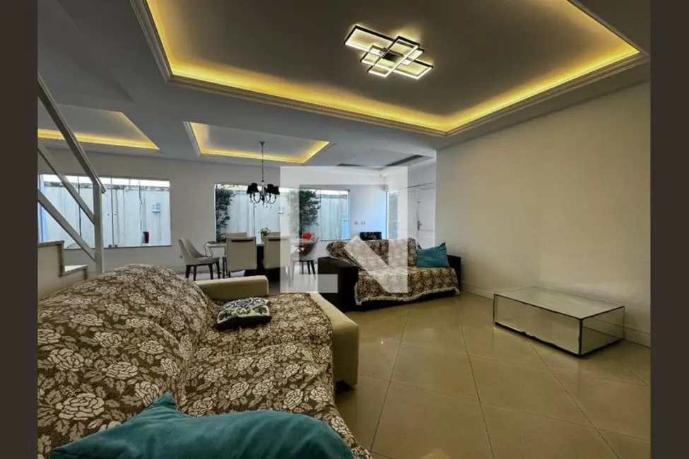 Casa com 5 quartos à venda, 290m2 em Rio De Janeiro - RJ - imagem 3 Foto 3 de Casa com 5 quartos à venda, 290m2 em Rio De Janeiro - RJ