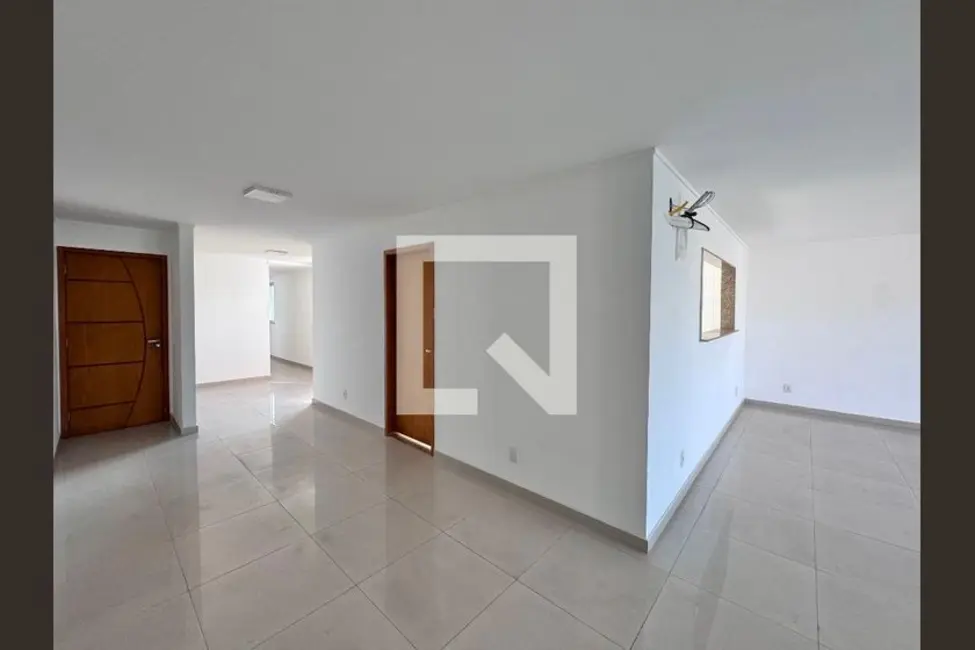 Apartamento com 3 quartos à venda, 194m2 em Rio De Janeiro - RJ - imagem 4 Foto 4 de Apartamento com 3 quartos à venda, 194m2 em Rio De Janeiro - RJ