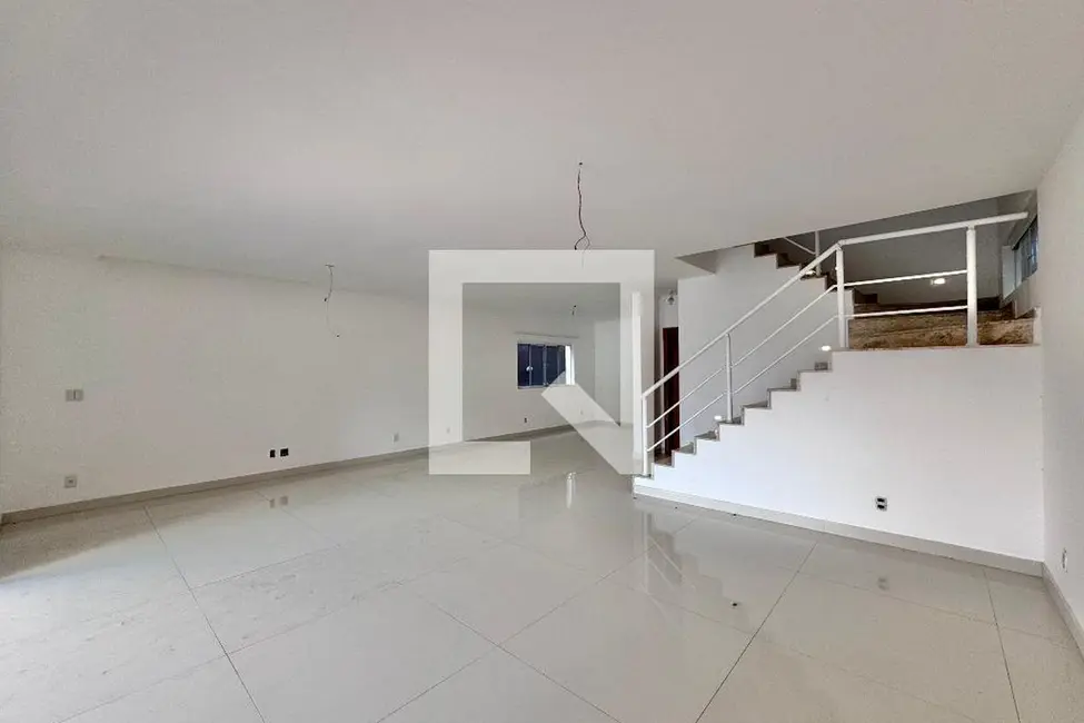 Casa com 4 quartos à venda, 662m2 em Rio De Janeiro - RJ - imagem 8 Foto 8 de Casa com 4 quartos à venda, 662m2 em Rio De Janeiro - RJ