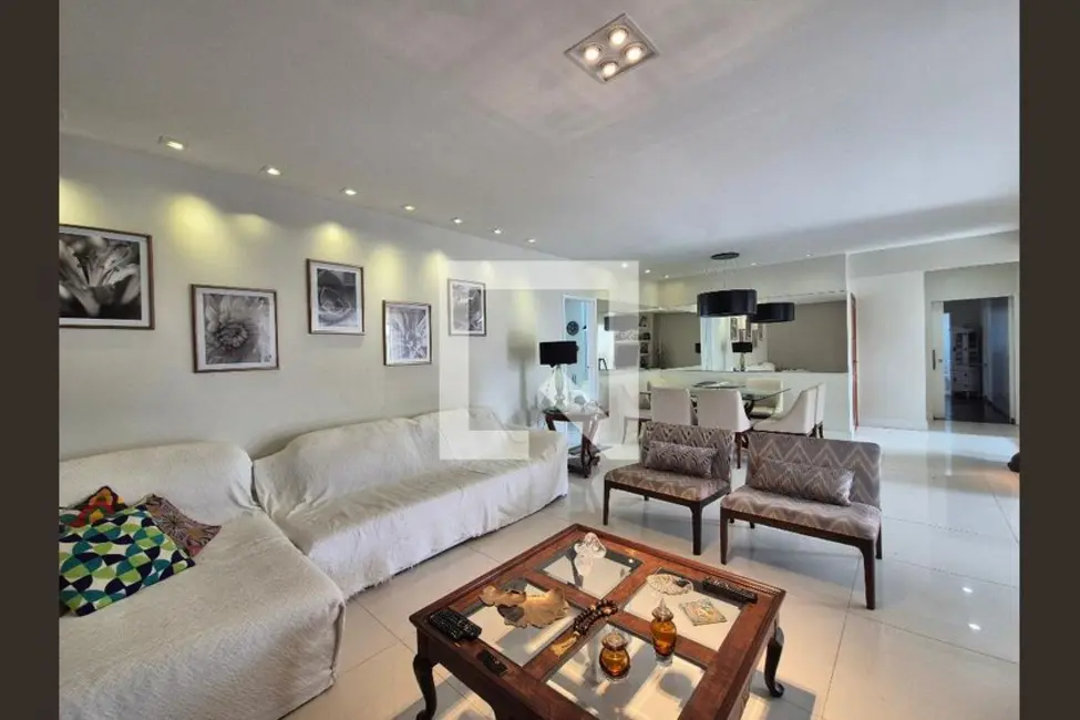 Apartamento com 4 quartos à venda, 284m2 em Rio De Janeiro - RJ - imagem 3 Foto 3 de Apartamento com 4 quartos à venda, 284m2 em Rio De Janeiro - RJ