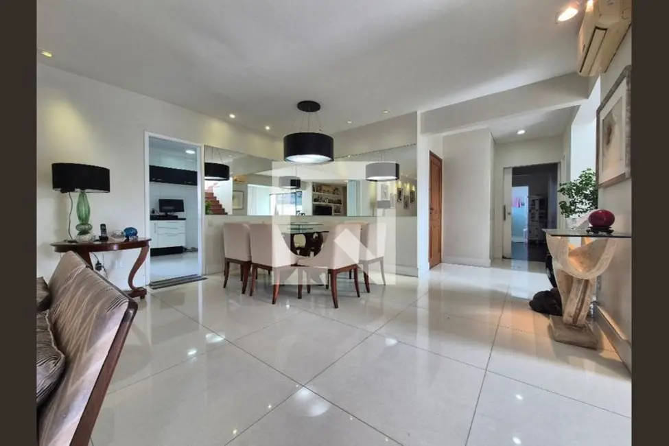 Apartamento com 4 quartos à venda, 284m2 em Rio De Janeiro - RJ - imagem 4 Foto 4 de Apartamento com 4 quartos à venda, 284m2 em Rio De Janeiro - RJ