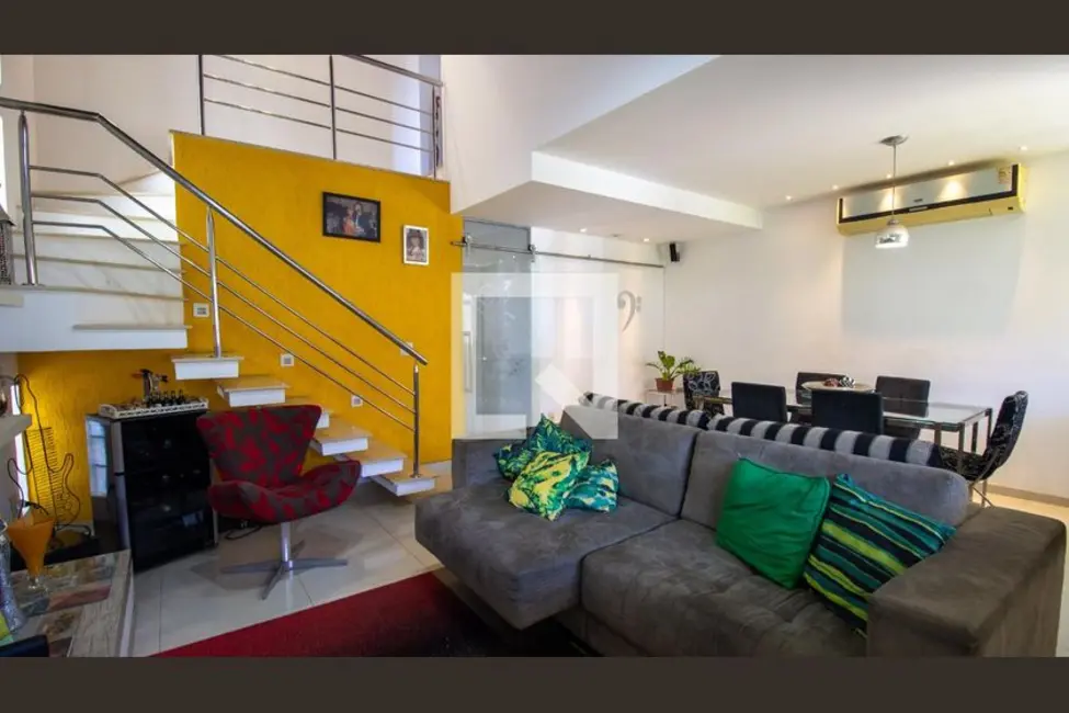 Foto 1 de Casa com 4 quartos à venda, 180m2 em Rio De Janeiro - RJ