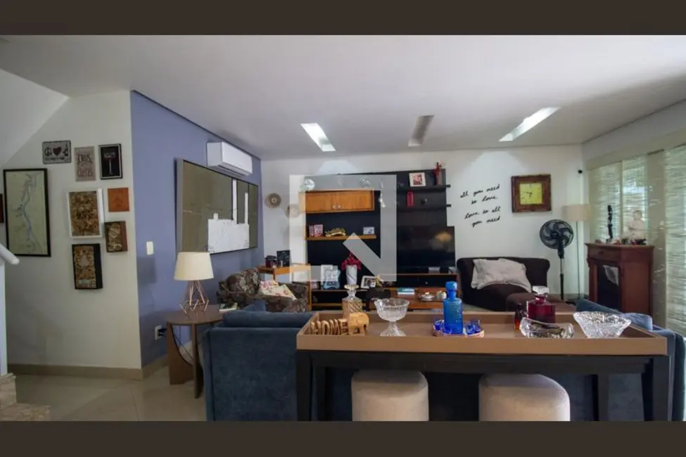 Foto 2 de Casa com 5 quartos à venda, 280m2 em Rio De Janeiro - RJ