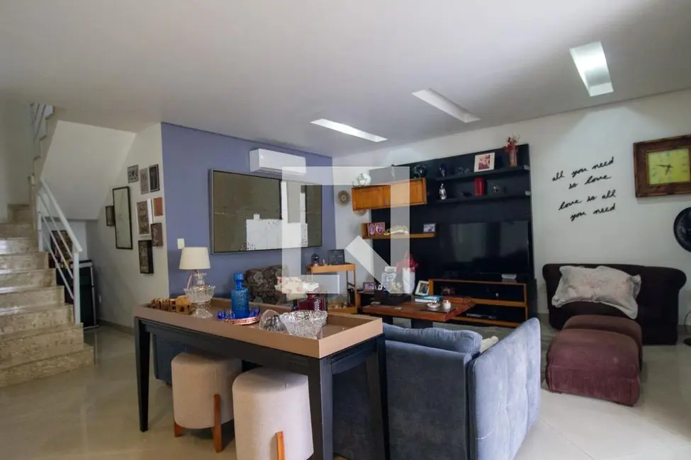 Casa com 5 quartos à venda, 280m2 em Rio De Janeiro - RJ - imagem 2 Foto 2 de Casa com 5 quartos à venda, 280m2 em Rio De Janeiro - RJ