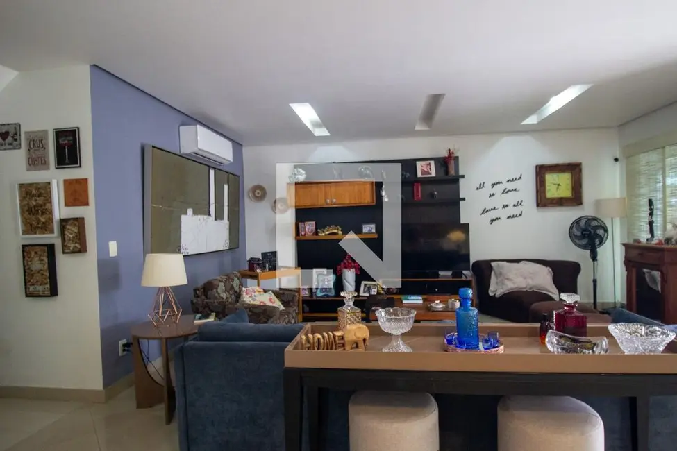 Casa com 5 quartos à venda, 280m2 em Rio De Janeiro - RJ - imagem 4 Foto 4 de Casa com 5 quartos à venda, 280m2 em Rio De Janeiro - RJ