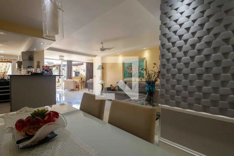 Foto 2 de Casa com 3 quartos à venda, 350m2 em Rio De Janeiro - RJ