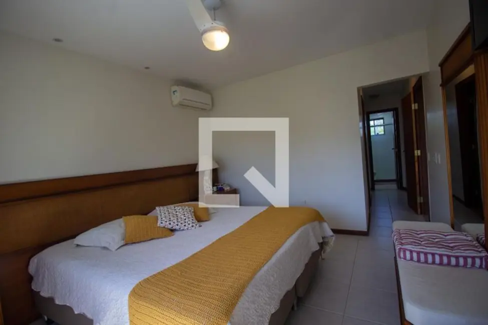 Foto 15 de Casa com 4 quartos à venda, 300m2 em Rio De Janeiro - RJ