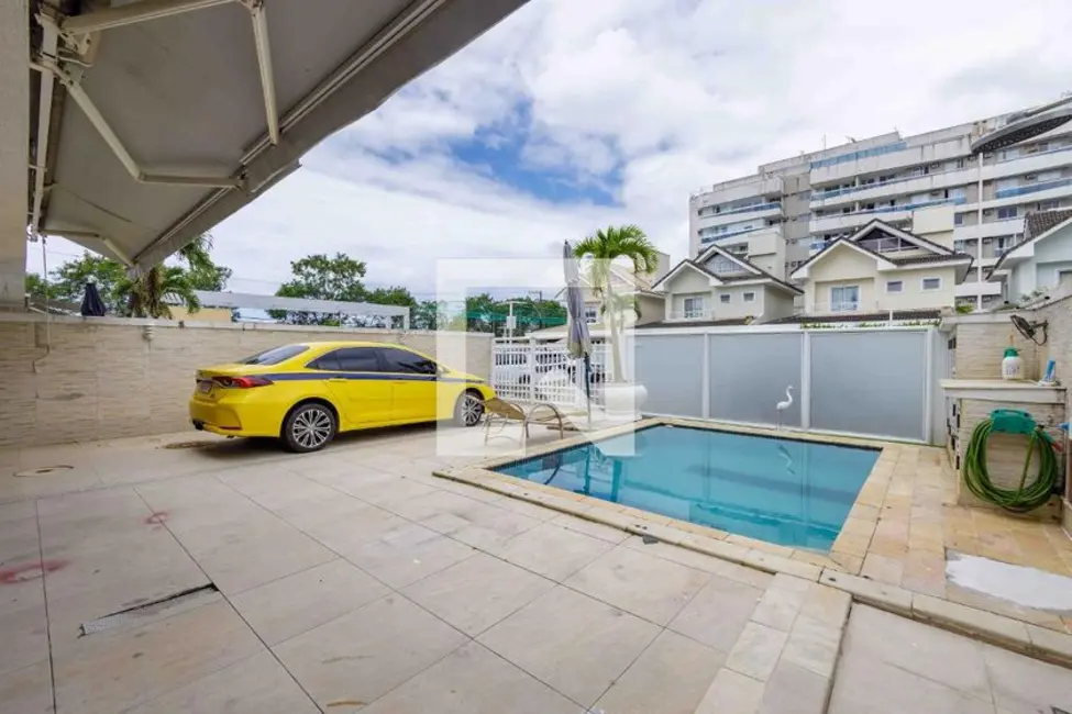 Foto 8 de Casa com 4 quartos à venda, 220m2 em Rio De Janeiro - RJ
