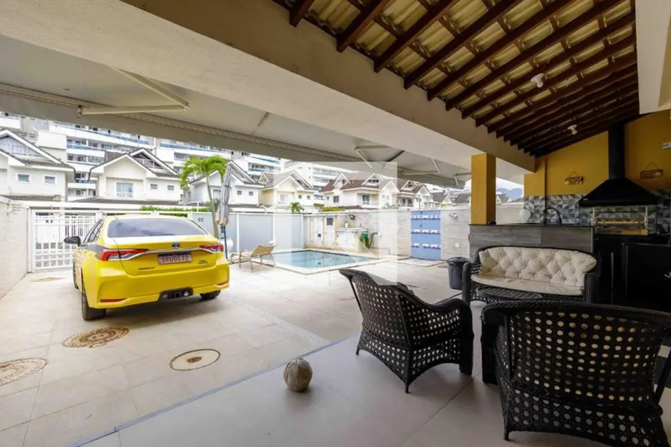 Foto 9 de Casa com 4 quartos à venda, 220m2 em Rio De Janeiro - RJ