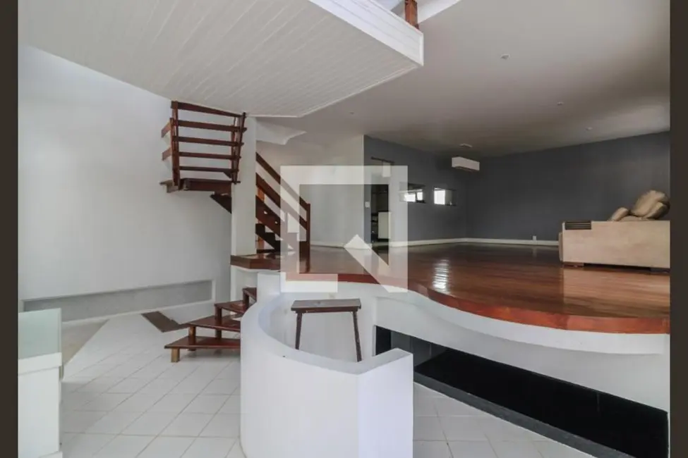 Casa com 5 quartos à venda, 520m2 em Rio De Janeiro - RJ - imagem 1 Foto 1 de Casa com 5 quartos à venda, 520m2 em Rio De Janeiro - RJ
