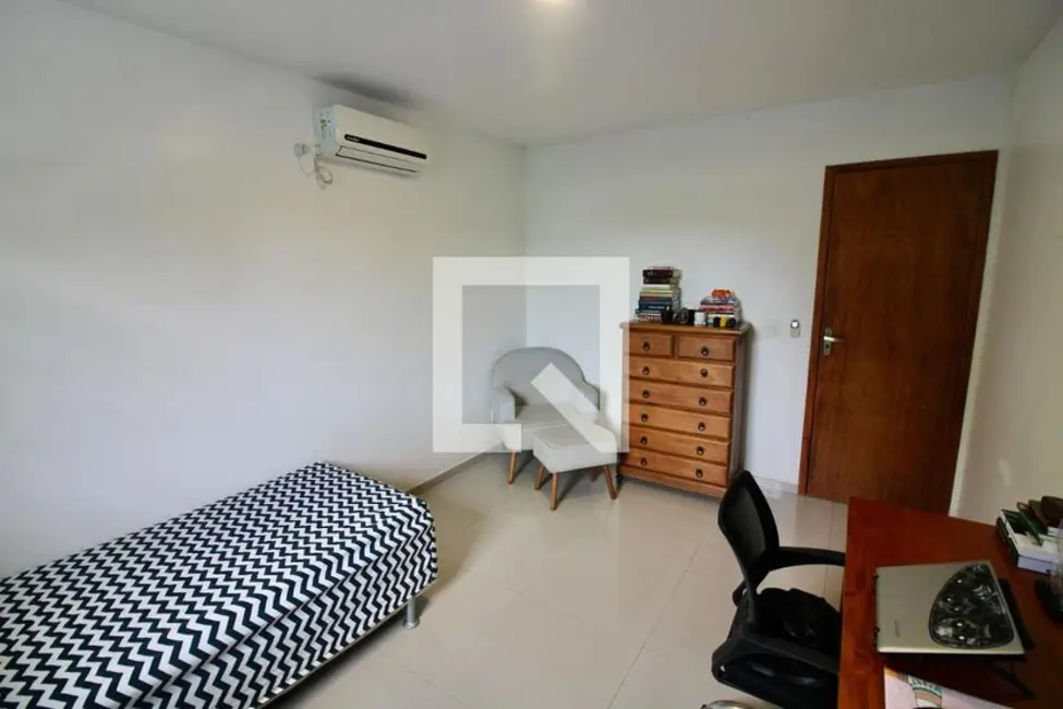 Foto 8 de Casa com 4 quartos à venda, 340m2 em Rio De Janeiro - RJ