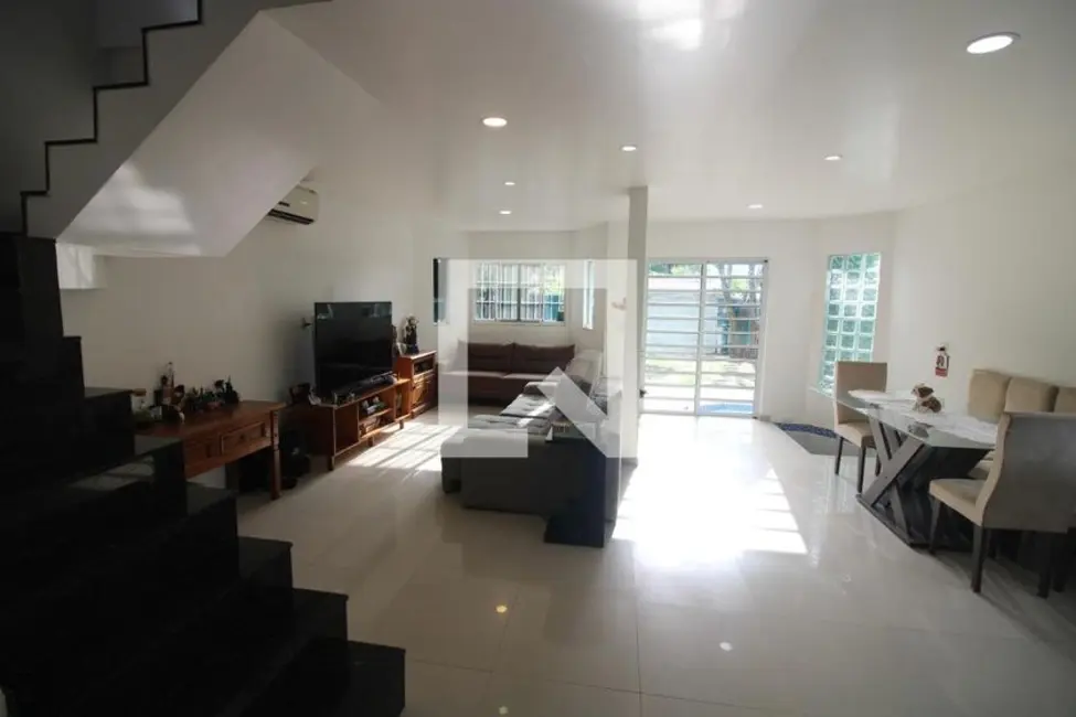 Foto 2 de Casa com 4 quartos à venda, 340m2 em Rio De Janeiro - RJ