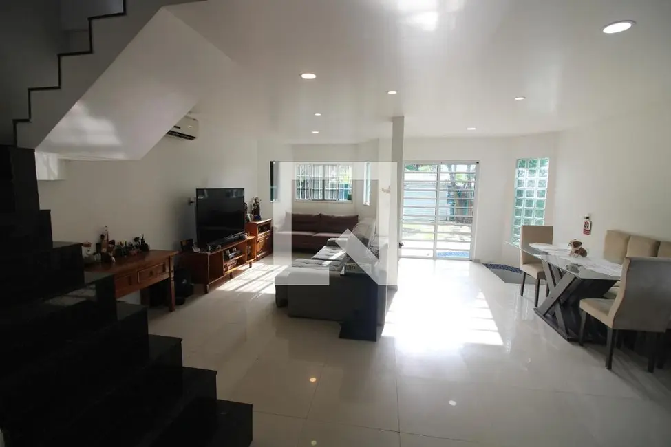 Casa com 4 quartos à venda, 340m2 em Rio De Janeiro - RJ - imagem 5 Foto 5 de Casa com 4 quartos à venda, 340m2 em Rio De Janeiro - RJ