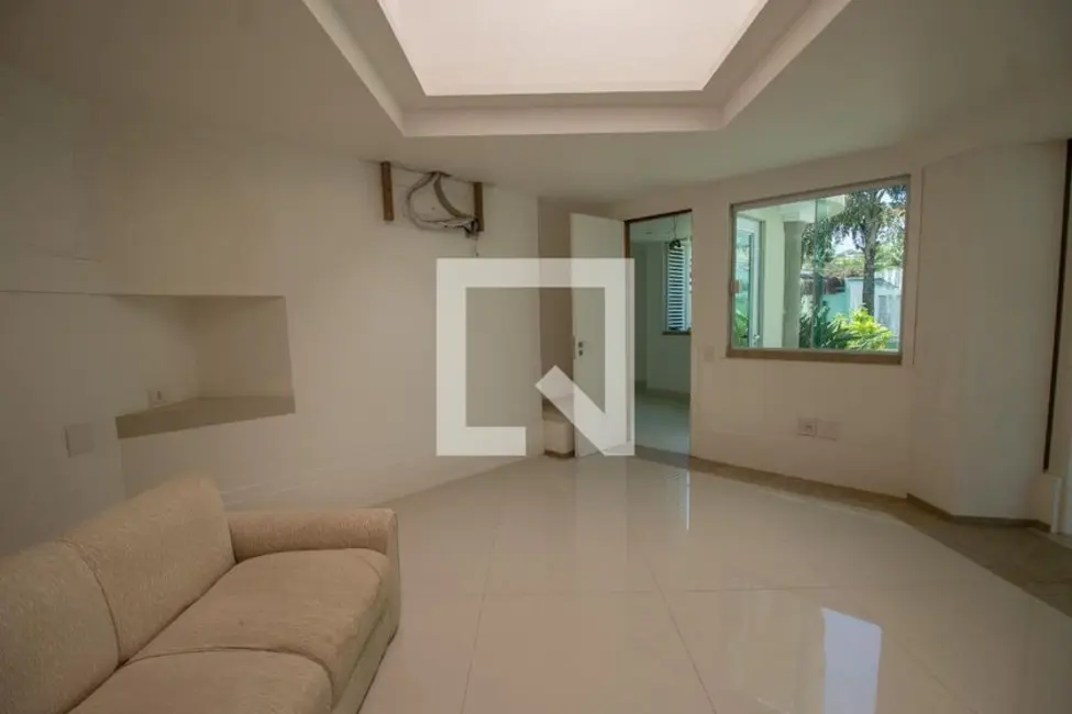 Casa com 6 quartos à venda, 380m2 em Rio De Janeiro - RJ - imagem 9 Foto 9 de Casa com 6 quartos à venda, 380m2 em Rio De Janeiro - RJ