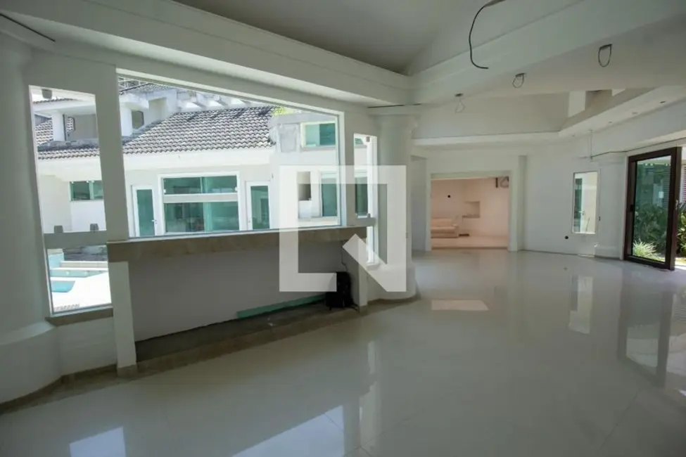 Casa com 6 quartos à venda, 380m2 em Rio De Janeiro - RJ - imagem 3 Foto 3 de Casa com 6 quartos à venda, 380m2 em Rio De Janeiro - RJ
