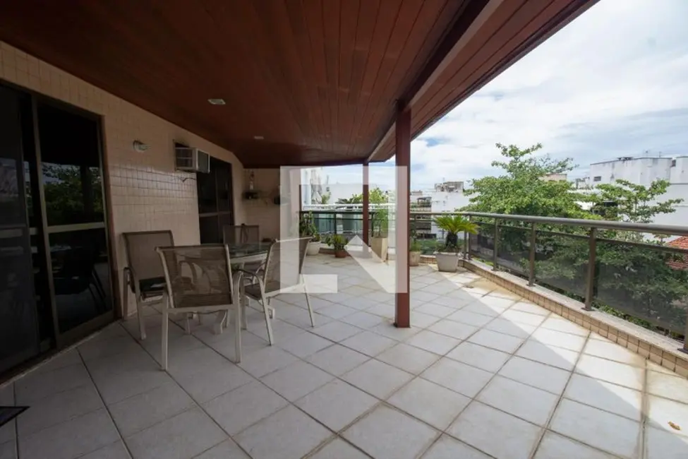 Apartamento com 3 quartos à venda, 300m2 em Rio De Janeiro - RJ - imagem 7 Foto 7 de Apartamento com 3 quartos à venda, 300m2 em Rio De Janeiro - RJ