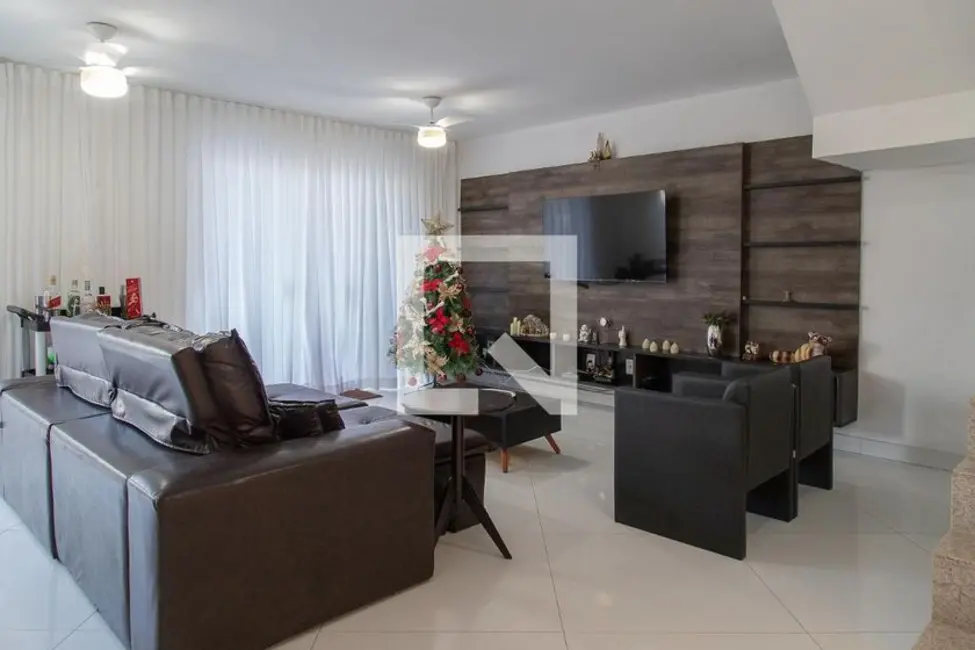 Foto 2 de Casa com 3 quartos à venda, 350m2 em Rio De Janeiro - RJ