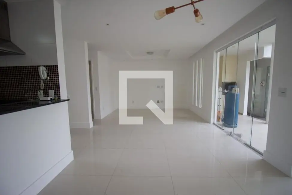 Casa com 4 quartos à venda, 180m2 em Rio De Janeiro - RJ - imagem 2 Foto 2 de Casa com 4 quartos à venda, 180m2 em Rio De Janeiro - RJ