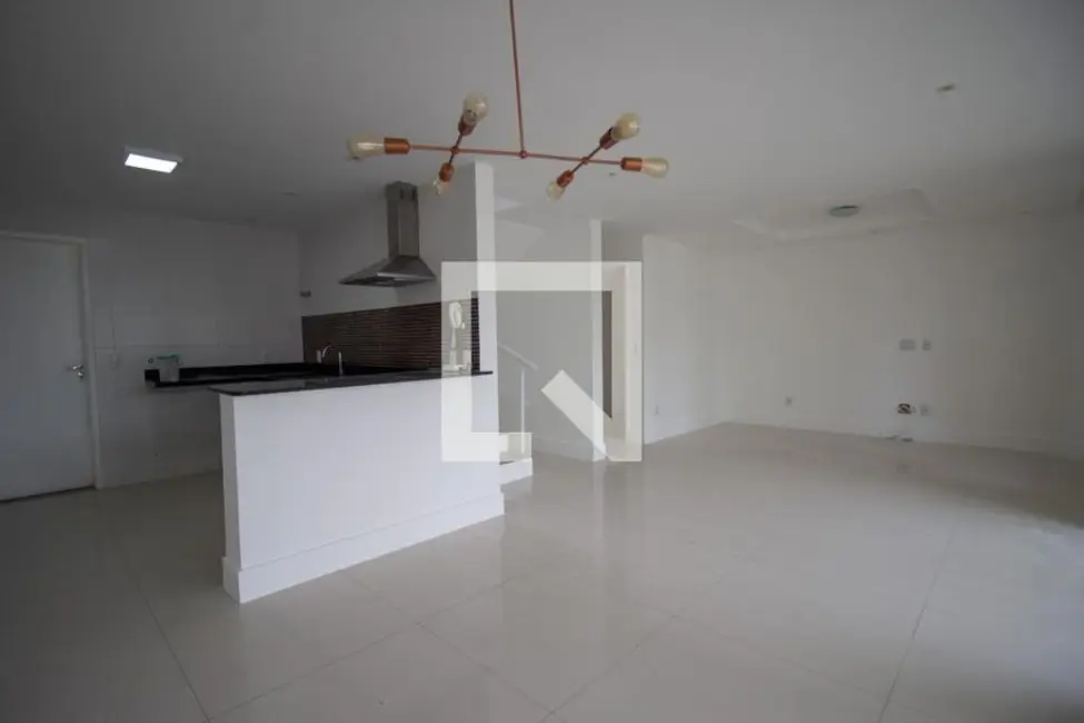 Casa com 4 quartos à venda, 180m2 em Rio De Janeiro - RJ - imagem 1 Foto 1 de Casa com 4 quartos à venda, 180m2 em Rio De Janeiro - RJ