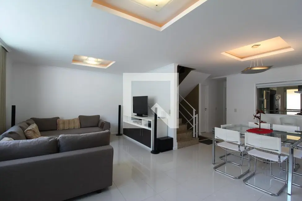 Casa de Condomínio com 5 quartos à venda, 375m2 em Rio De Janeiro - RJ - imagem 2 Foto 2 de Casa de Condomínio com 5 quartos à venda, 375m2 em Rio De Janeiro - RJ