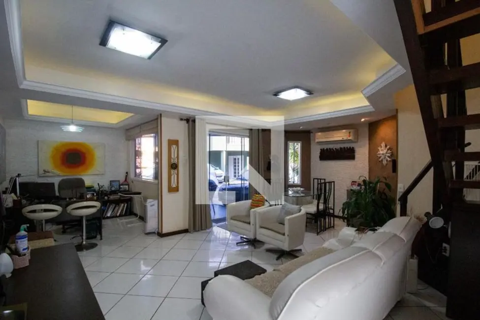 Foto 3 de Casa com 3 quartos à venda, 200m2 em Rio De Janeiro - RJ