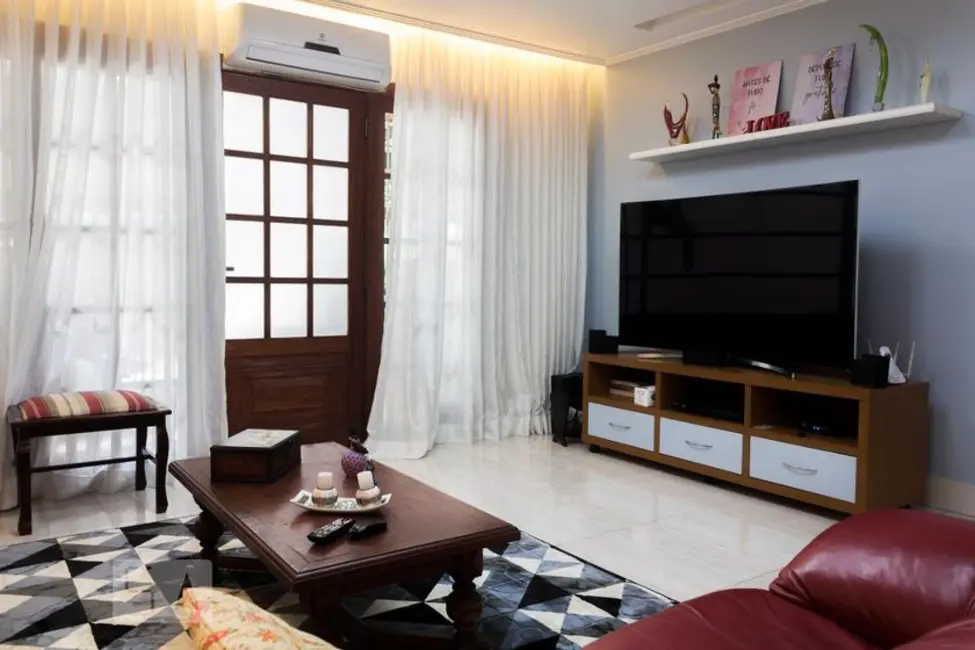 Foto 3 de Casa com 4 quartos à venda, 200m2 em Rio De Janeiro - RJ