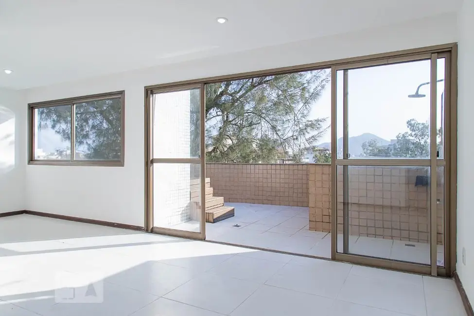 Apartamento com 2 quartos à venda, 200m2 em Rio De Janeiro - RJ - imagem 1 Foto 1 de Apartamento com 2 quartos à venda, 200m2 em Rio De Janeiro - RJ